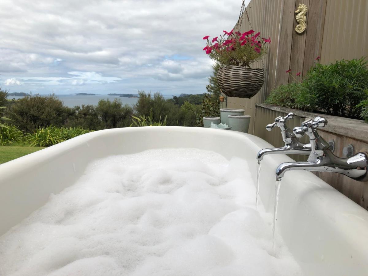 Kaka Ridge Retreat Luxury Cottage Tawharanui Экстерьер фото